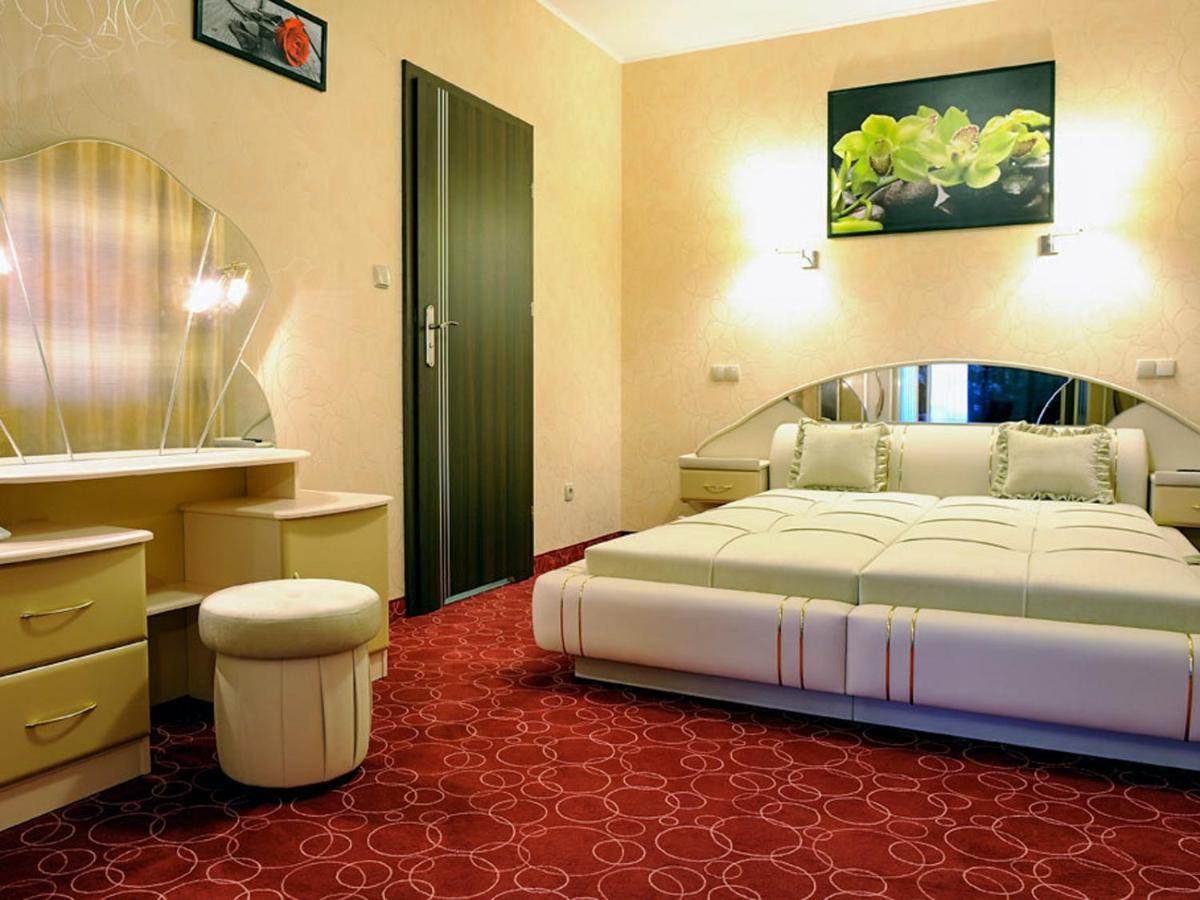 Hotel Aquarius Restaurant Wellness Spa Цехоцинек Экстерьер фото