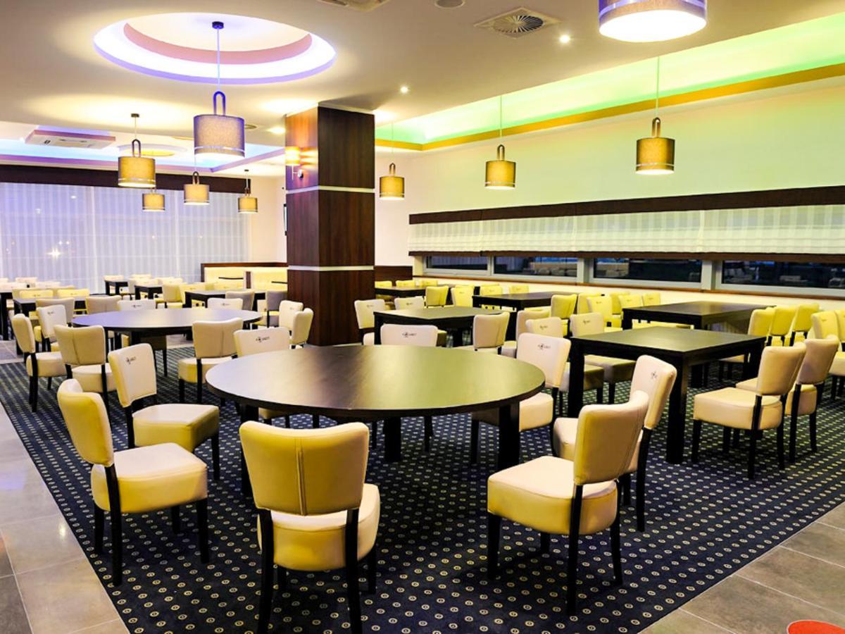 Hotel Aquarius Restaurant Wellness Spa Цехоцинек Экстерьер фото